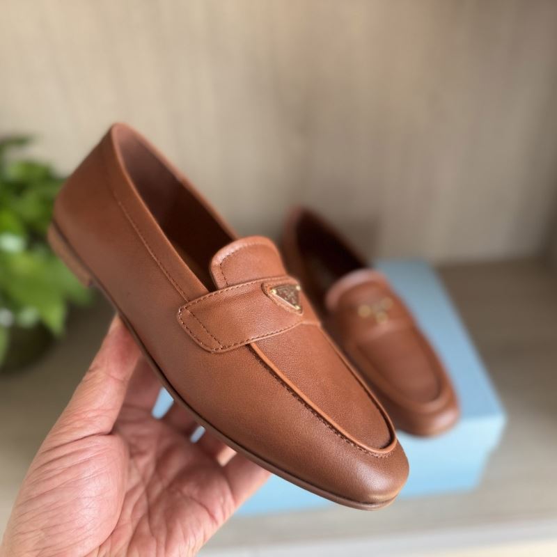 Pra*a leather shoes